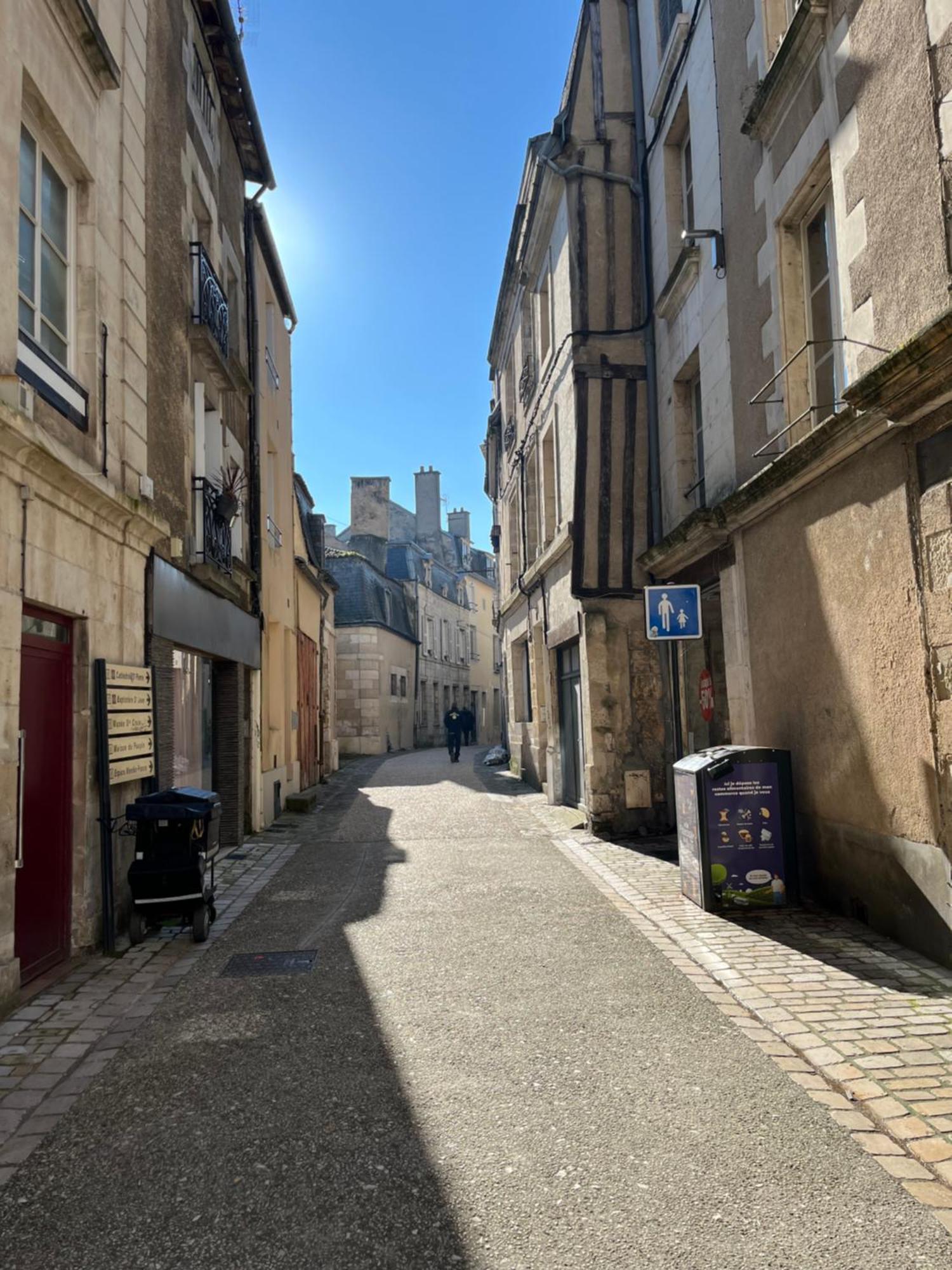 Апартаменты Le Cosy Du Marche Notre-Dame Пуатье Экстерьер фото